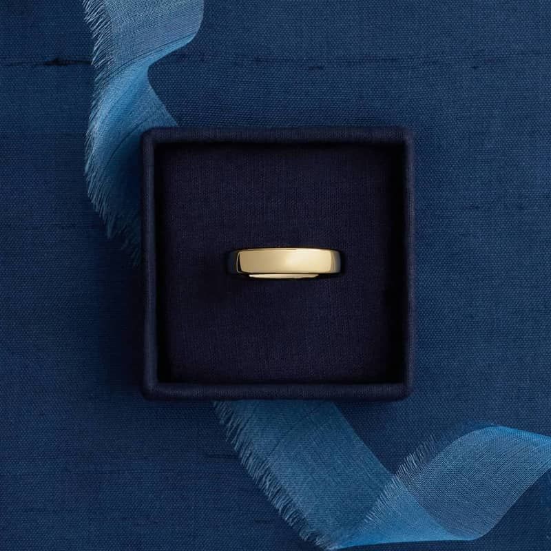 Low Dome Comfort Fit Wedding Ring in 14k Yellow Gold (5mm) 4