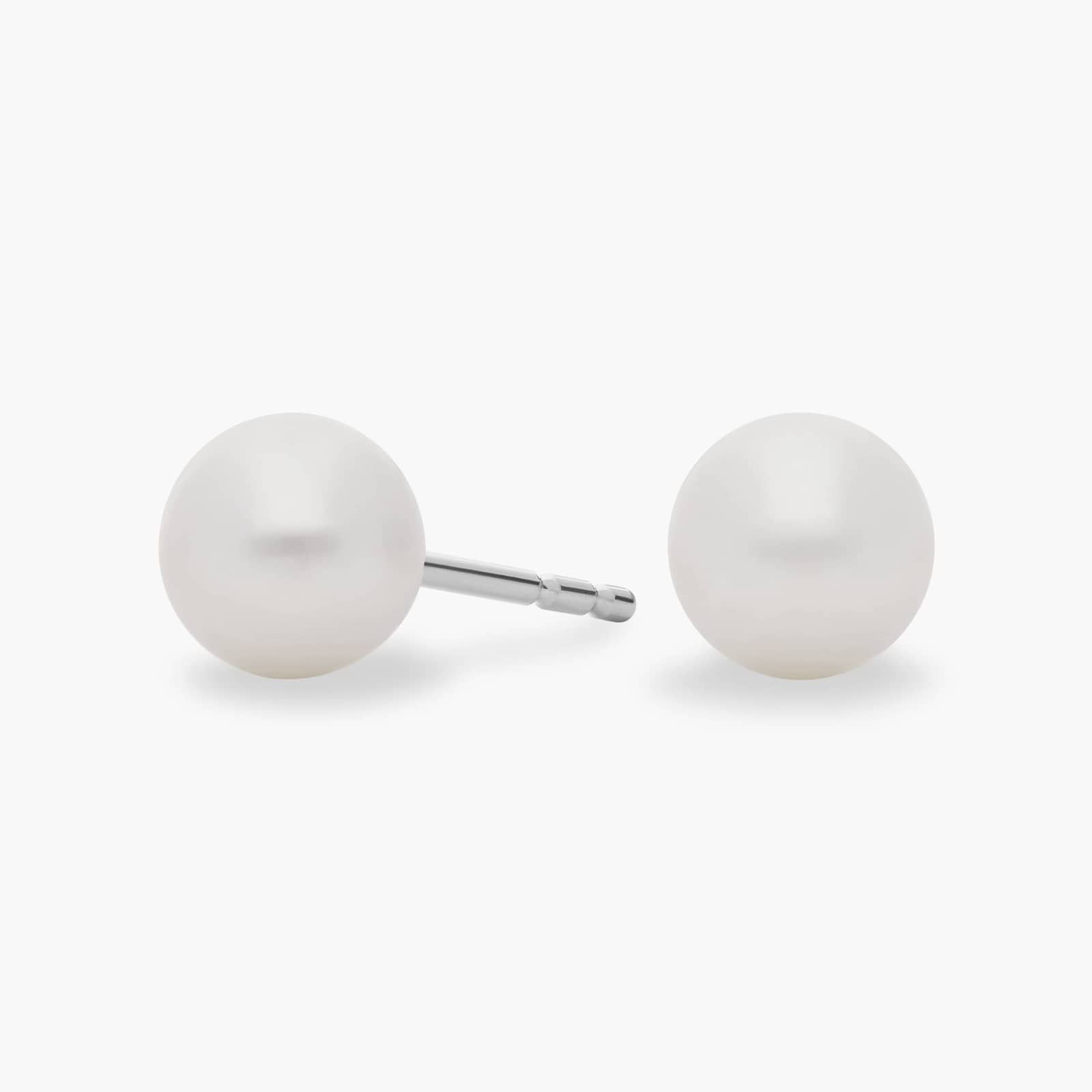 Classic Akoya Cultured Pearl Stud Earrings in 18k White Gold (6-6.5mm)