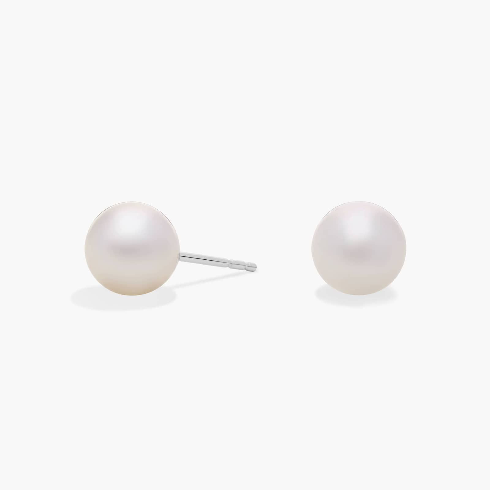 Classic Akoya Cultured Pearl Stud Earrings in 18k White Gold (7.0-8.0mm)