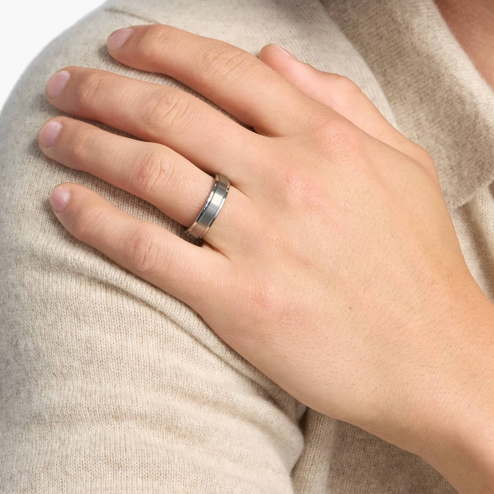 Brushed and Polished Comfort Fit Wedding Ring in Classic Gray Tungsten Carbide (6mm) 4