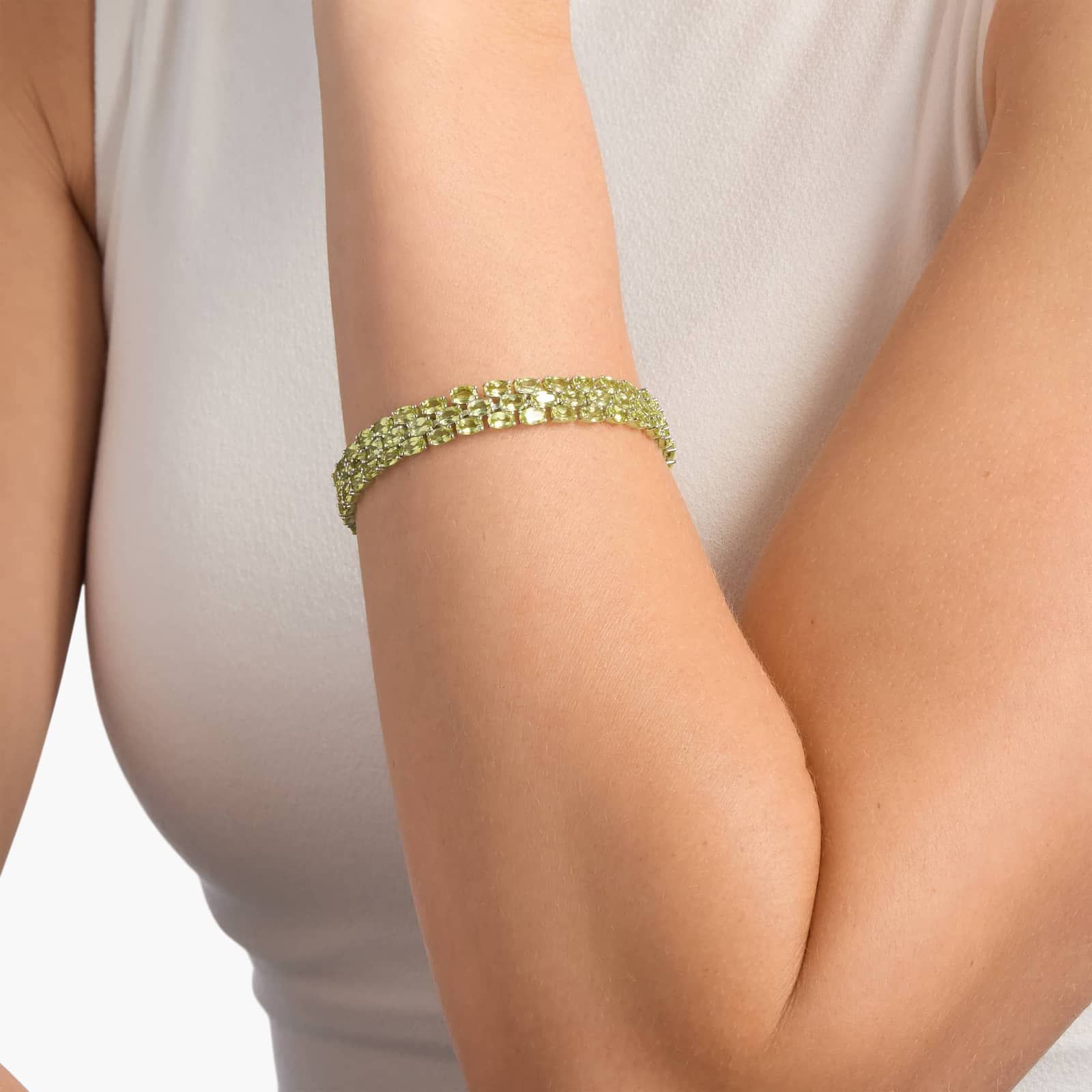 Trio Oval Peridot Bracelet in Sterling Silver (5x3mm) 4