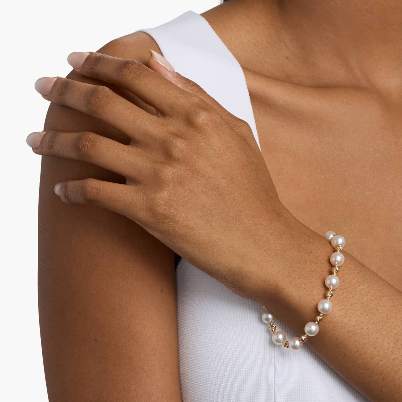 Alternating Akoya and Gold Bead Bracelet in 14k Yellow Gold (7.5-8 mm) 4