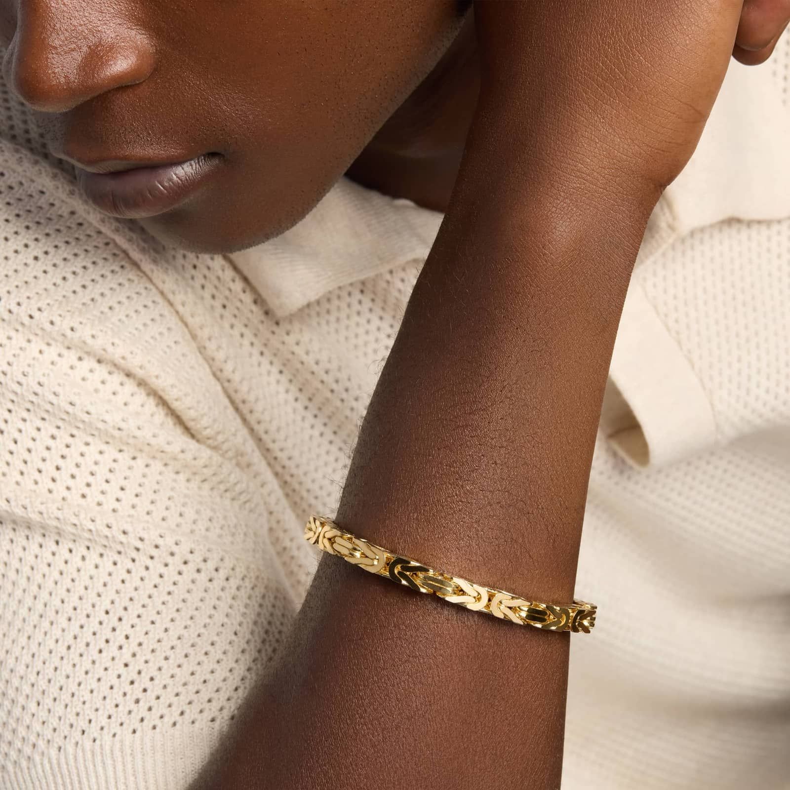 8" Byzantine Chain Bracelet in 14k Yellow Gold (6.5 mm) 4