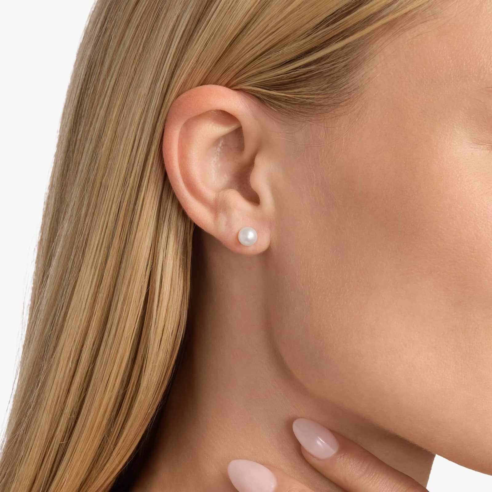 Freshwater Cultured Pearl Stud Earrings in 14k Yellow Gold (6mm) 3