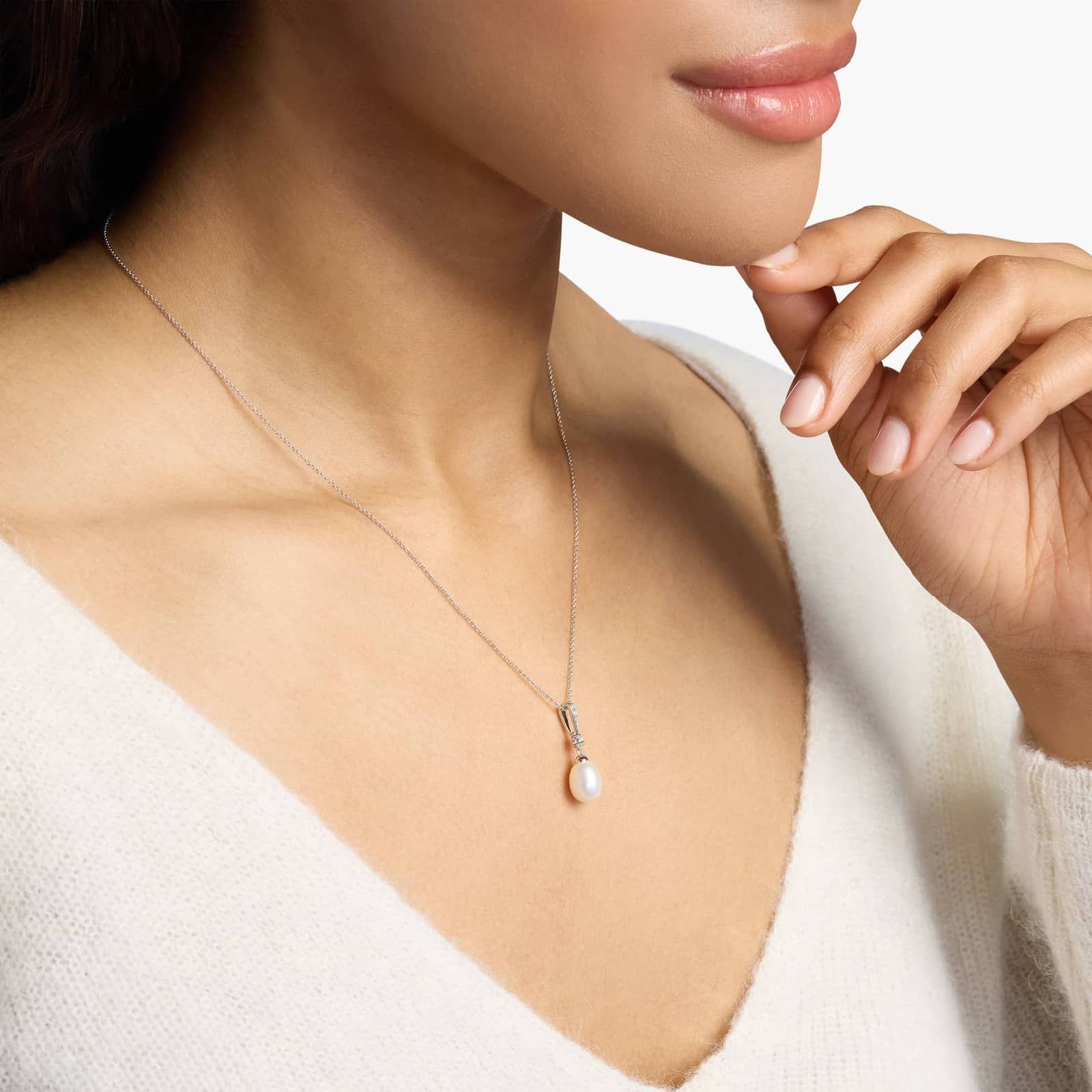 Freshwater Cultured Pearl and White Topaz Pendant in Sterling Silver (7.5mm) 3