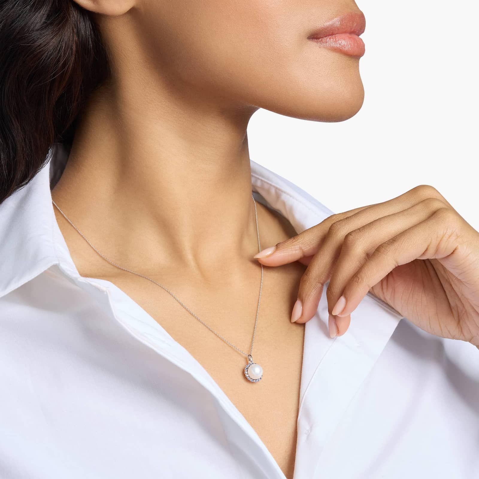 Freshwater Cultured Pearl and Sapphire Pendant in 14k White Gold (8mm) 3