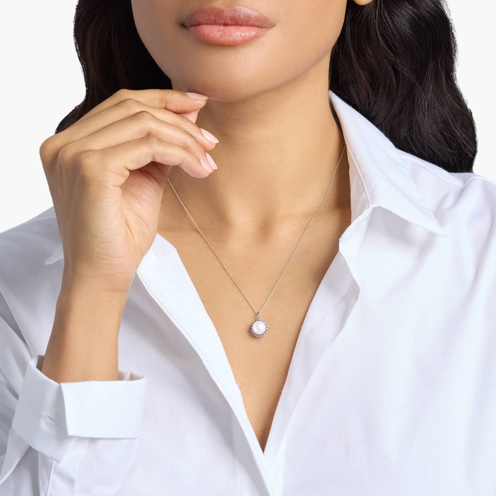 Freshwater Cultured Pearl and Sapphire Pendant in 14k White Gold (8mm) 4