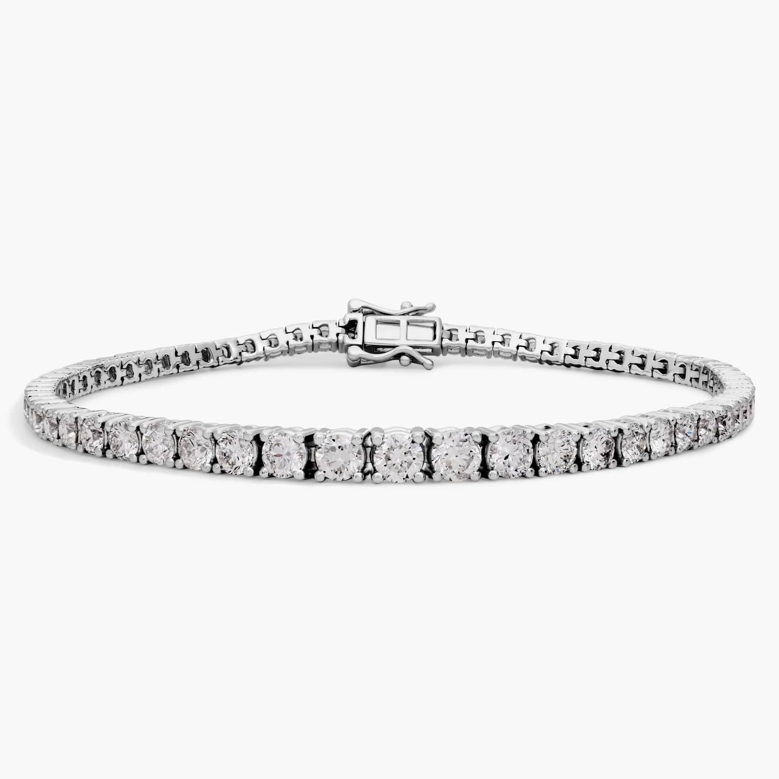 Graduated Diamond Tennis Bracelet in 14k White Gold (5 ct. tw.)