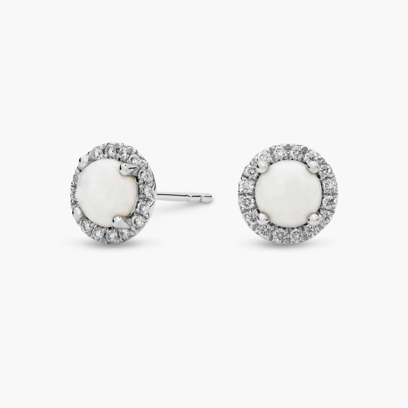 Opal and Micropavé Diamond Stud Earrings in 18k White Gold (5mm)