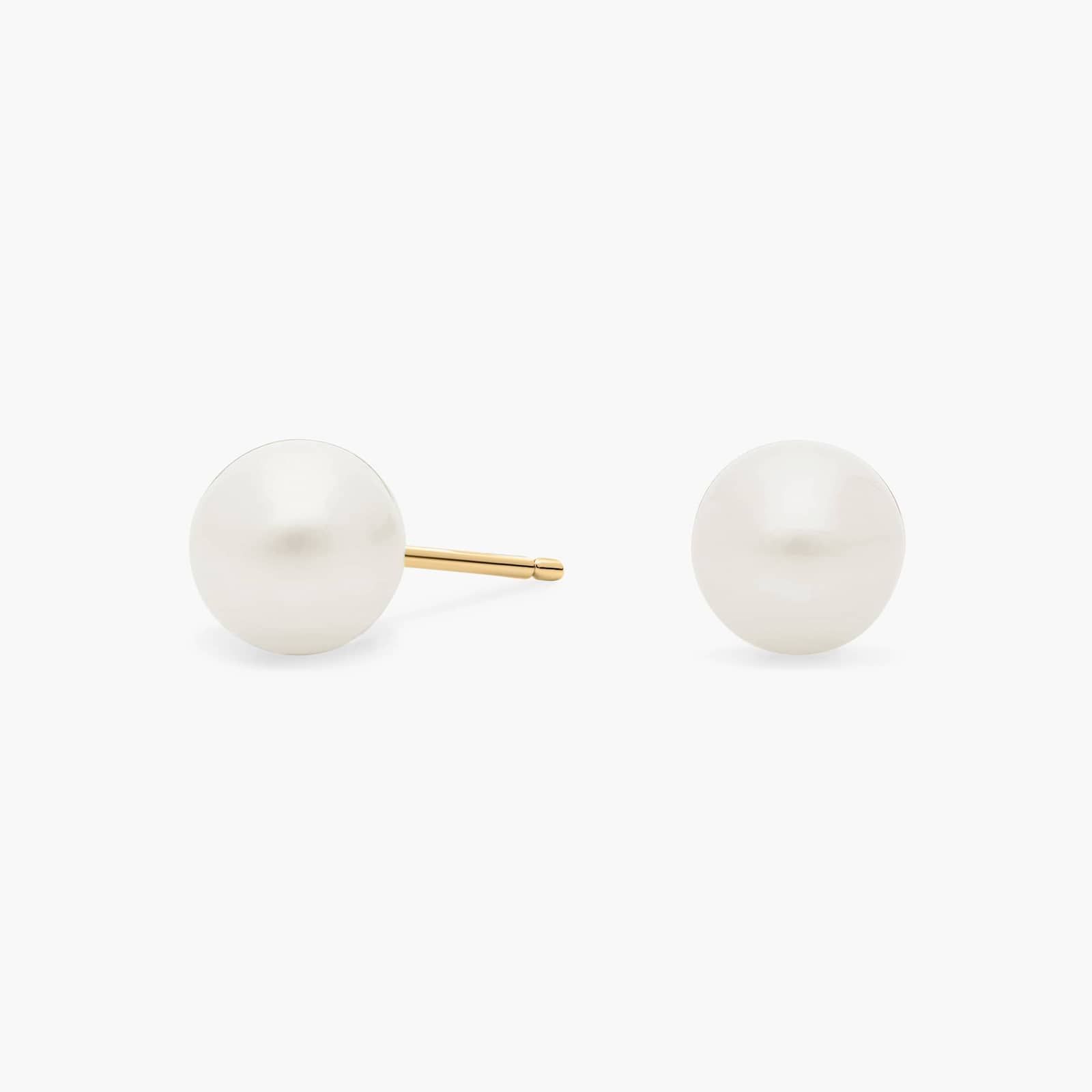 Freshwater Cultured Pearl Stud Earrings in 14k Yellow Gold (6mm)