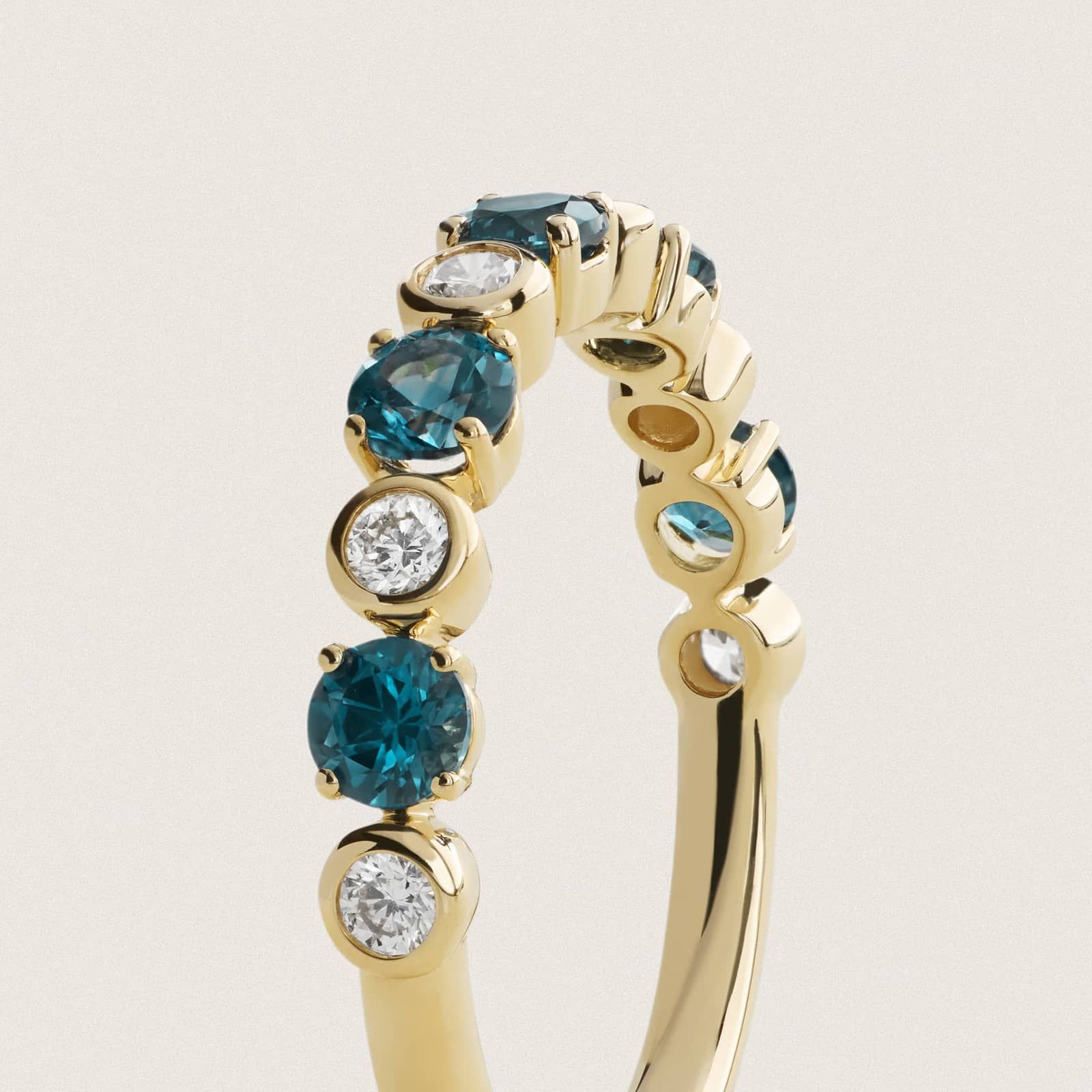 Montana Sapphire & Round Diamond Alternating Bezel & Prong Ring in 14K Yellow Gold 2